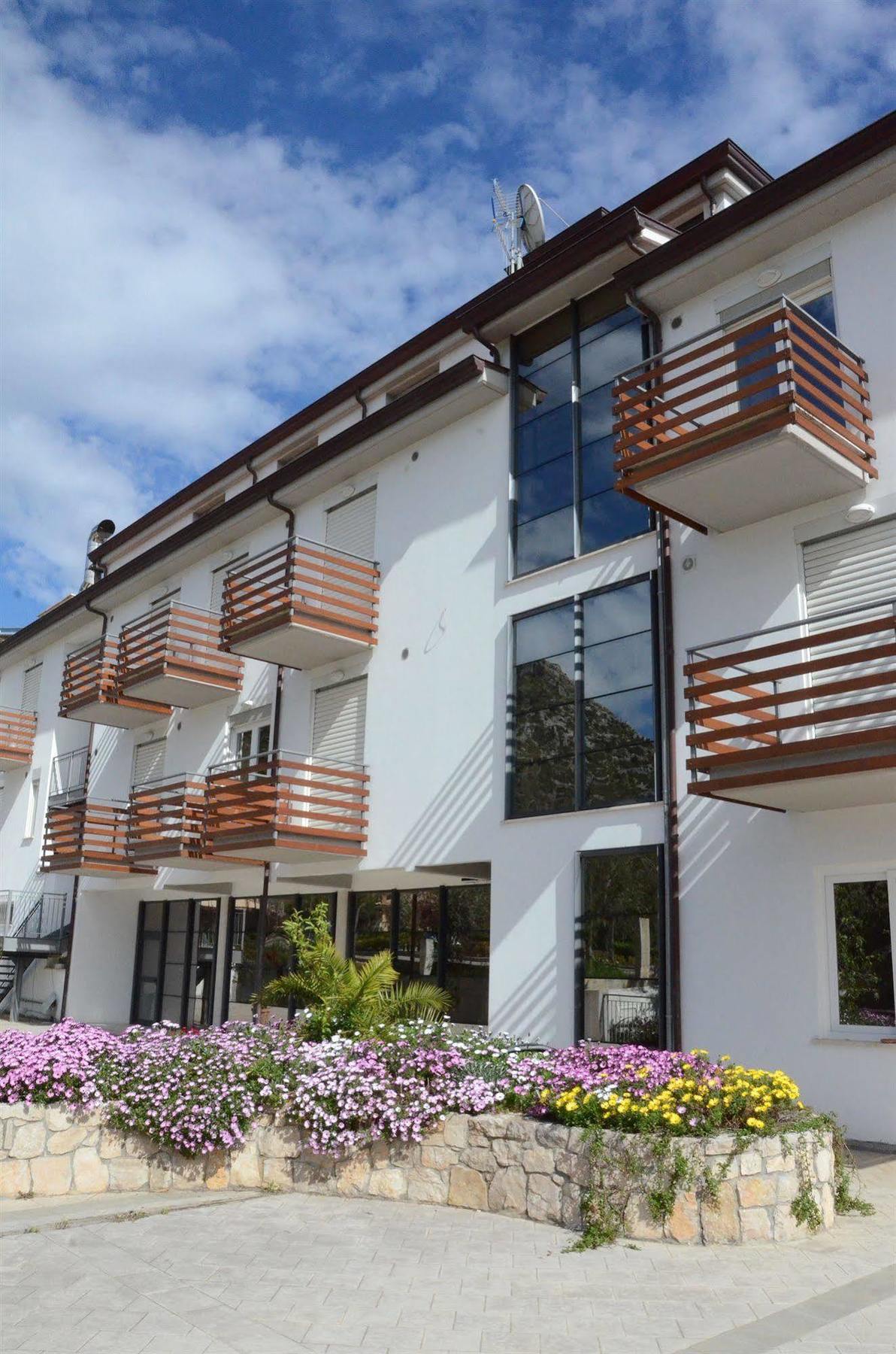 Elaia Garden 3*